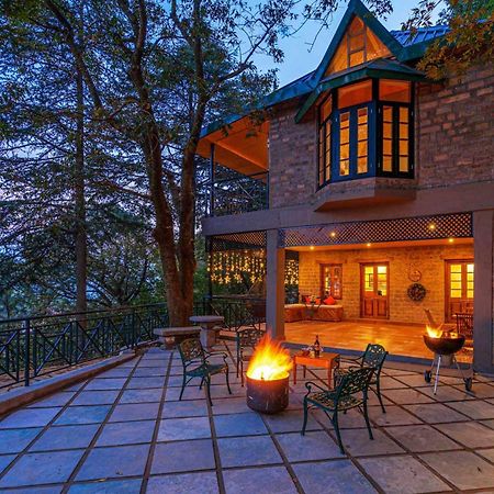 Stayvista At Paris Villa With Pvt Pool & Valley View Kasauli Buitenkant foto