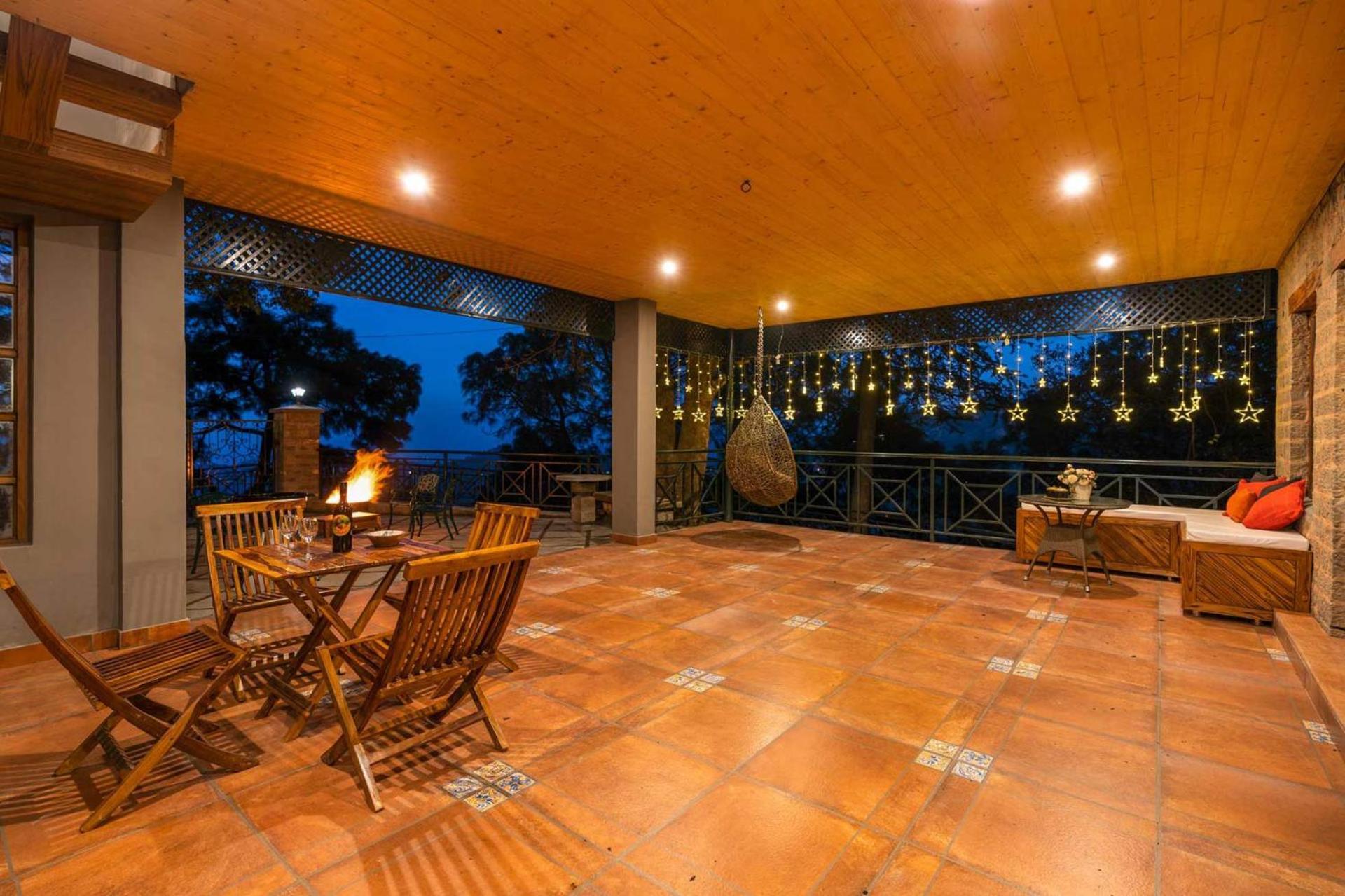 Stayvista At Paris Villa With Pvt Pool & Valley View Kasauli Buitenkant foto
