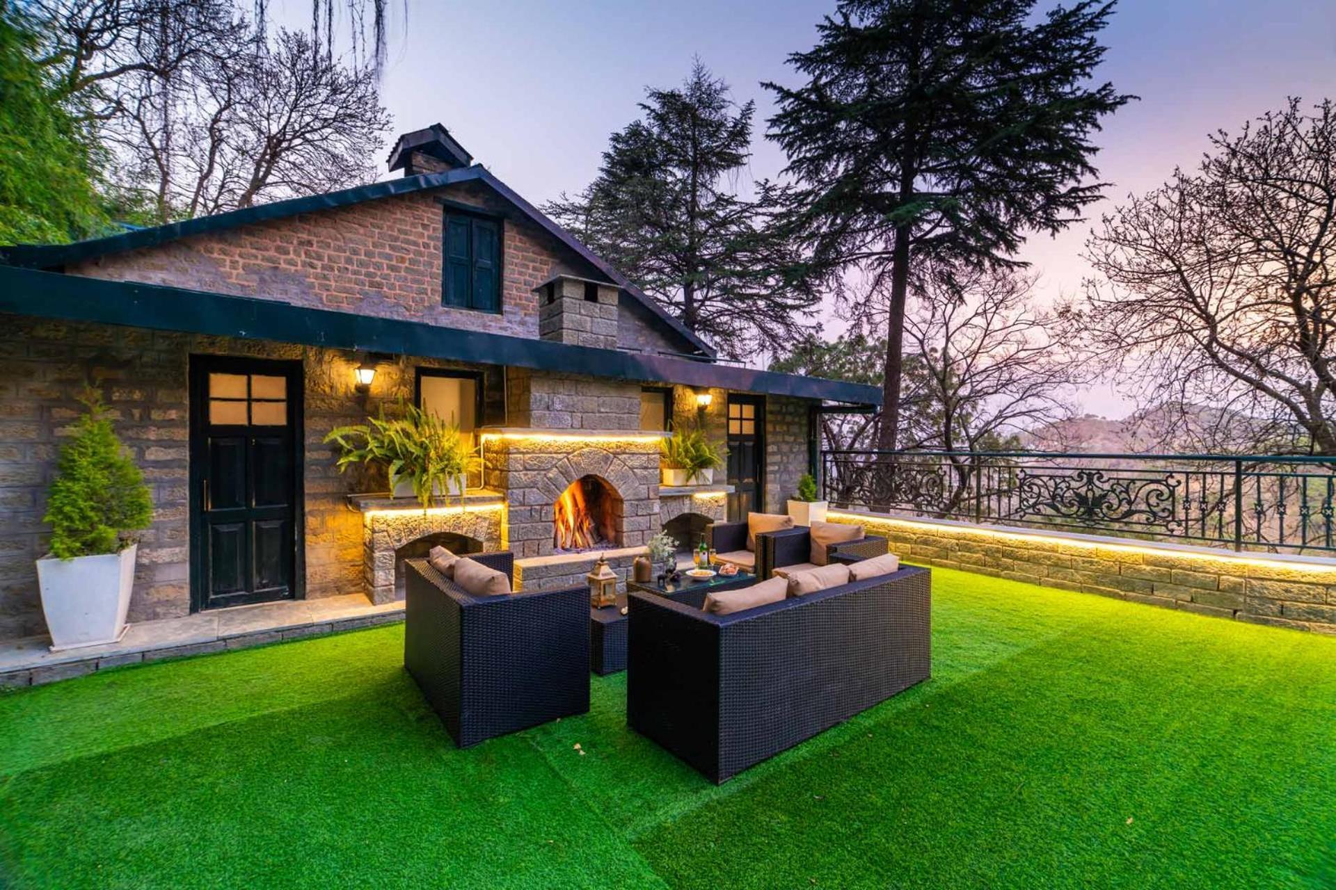 Stayvista At Paris Villa With Pvt Pool & Valley View Kasauli Buitenkant foto