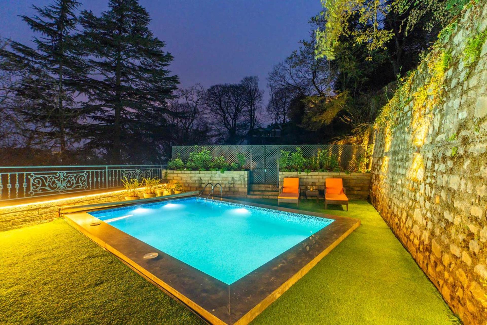 Stayvista At Paris Villa With Pvt Pool & Valley View Kasauli Buitenkant foto
