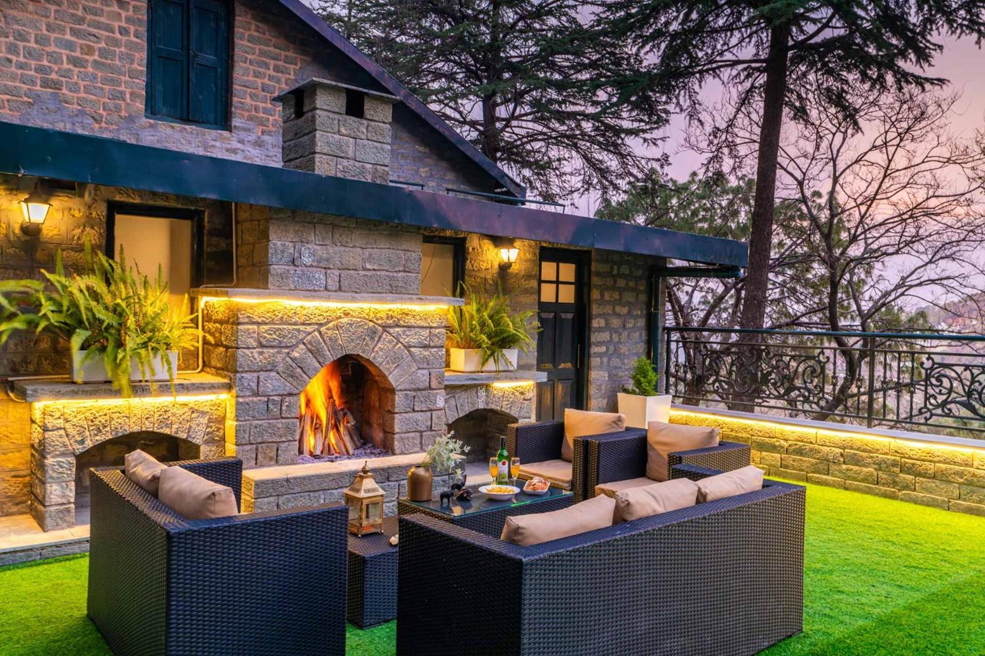 Stayvista At Paris Villa With Pvt Pool & Valley View Kasauli Buitenkant foto